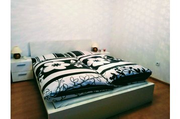 Slovacia Chata Červený Kameň, Exteriorul